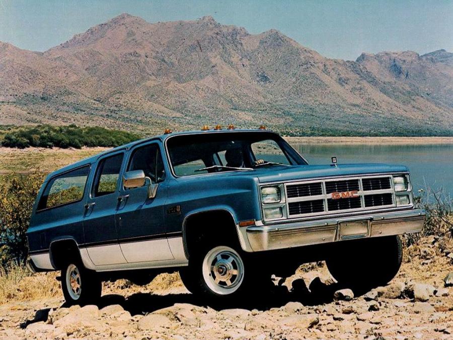  GMC Suburban 1983 года  (фото 3 из 3)